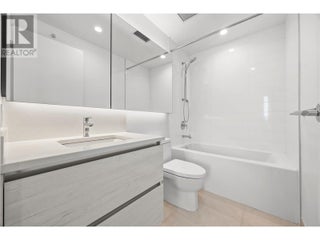 238 Leon Avenue Unit# 702. Kelowna, British Columbia