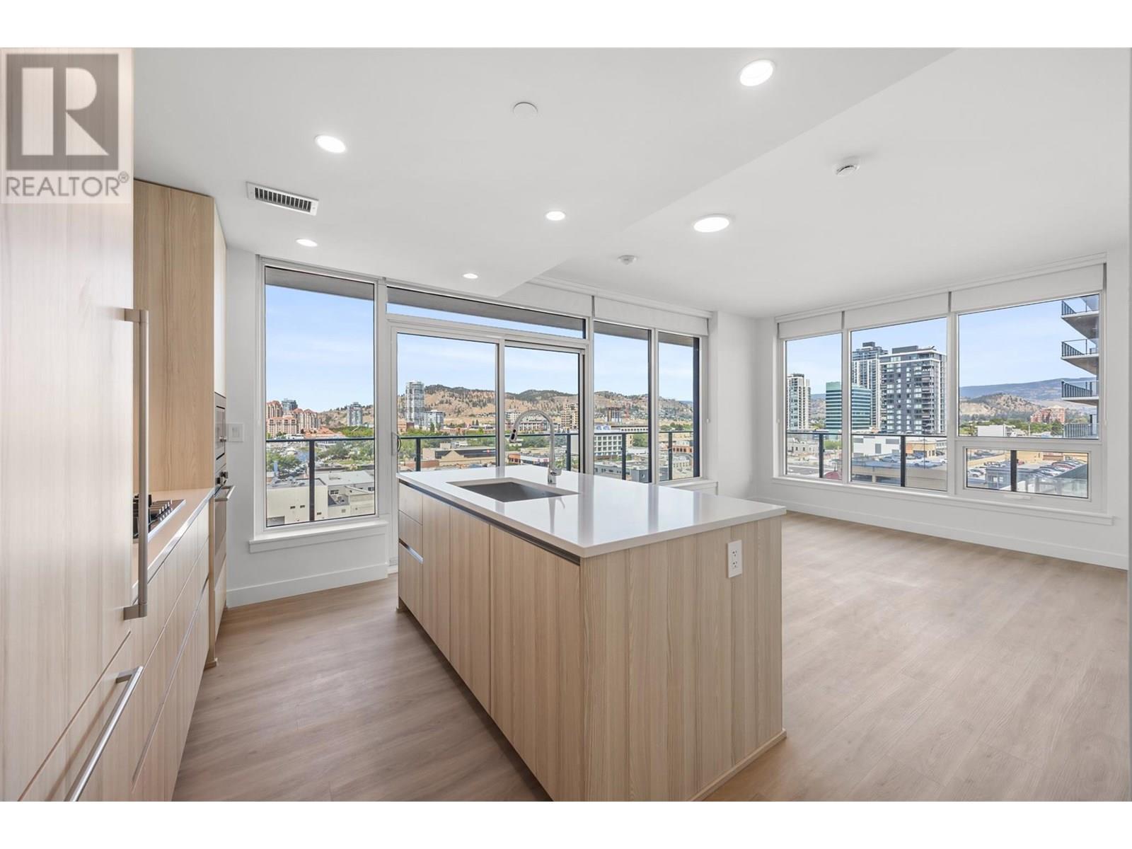 238 Leon Avenue Unit# 702. Kelowna, British Columbia