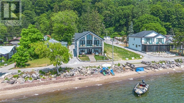 33 Cedar Drive, Turkey Point