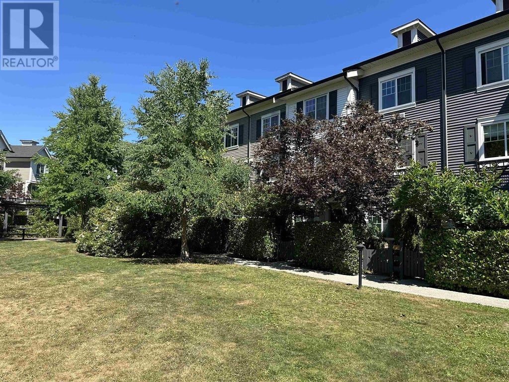 40 3010 Riverbend Drive, Coquitlam