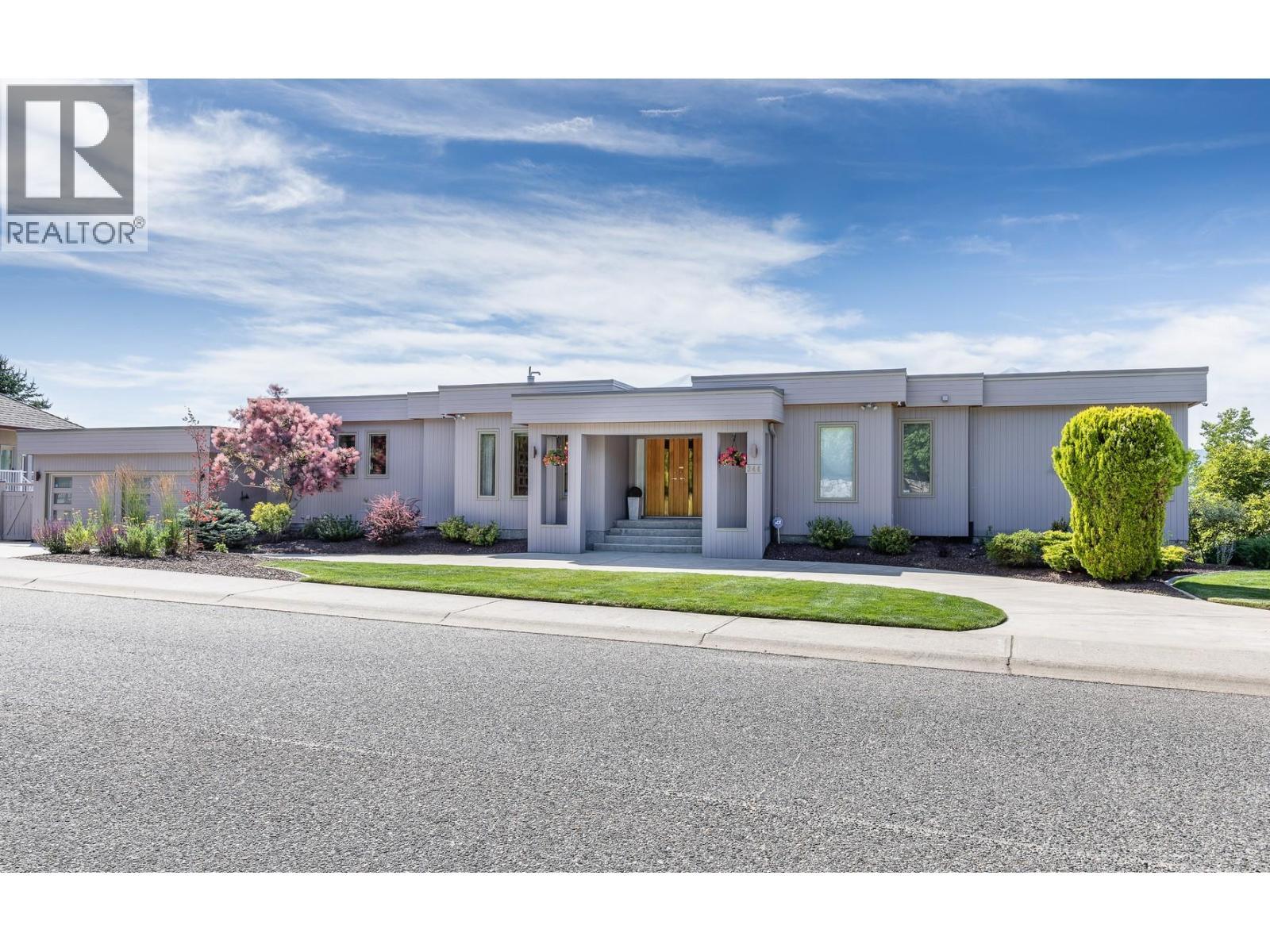 344 Raven Drive. Kelowna, British Columbia