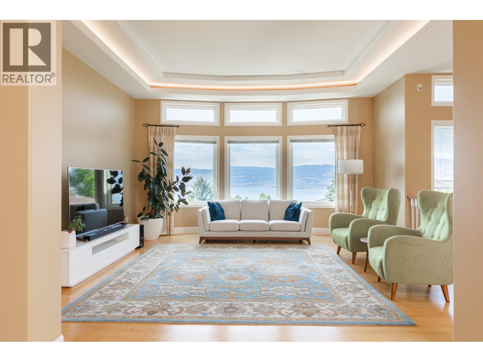 344 Raven Drive. Kelowna, British Columbia