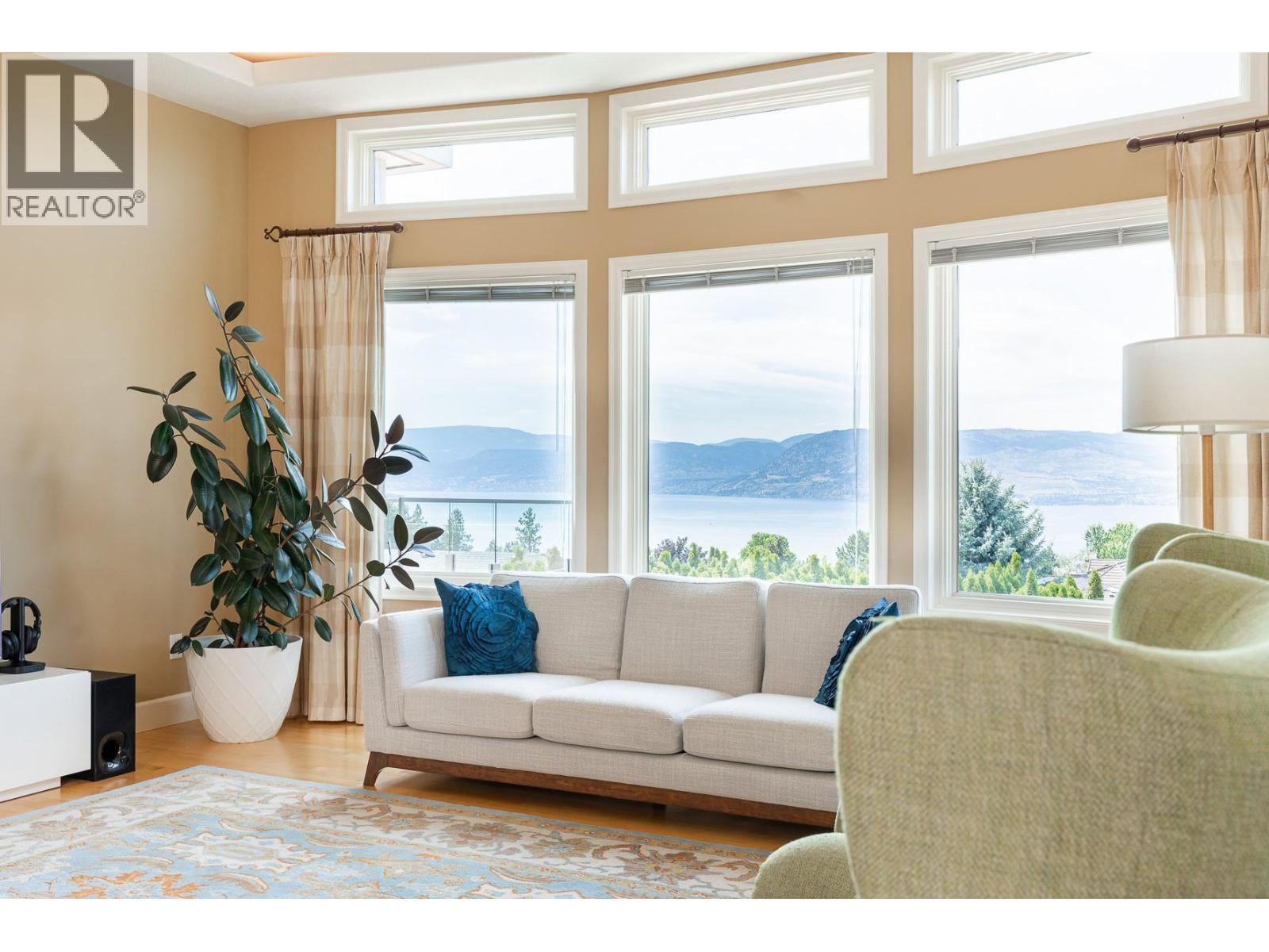 344 Raven Drive. Kelowna, British Columbia