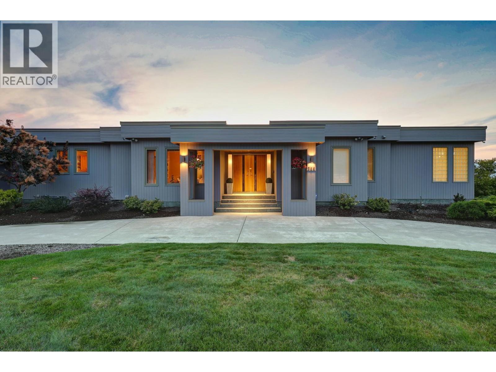 344 Raven Drive. Kelowna, British Columbia