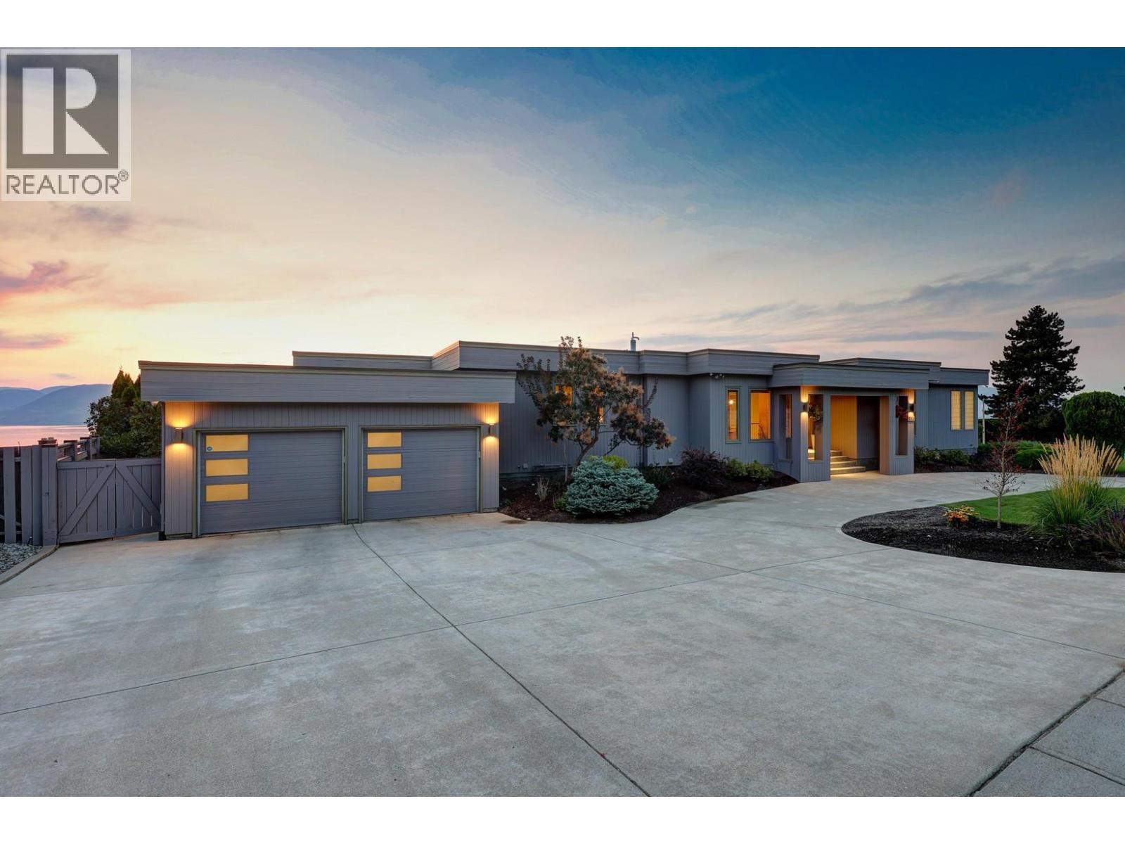 344 Raven Drive. Kelowna, British Columbia