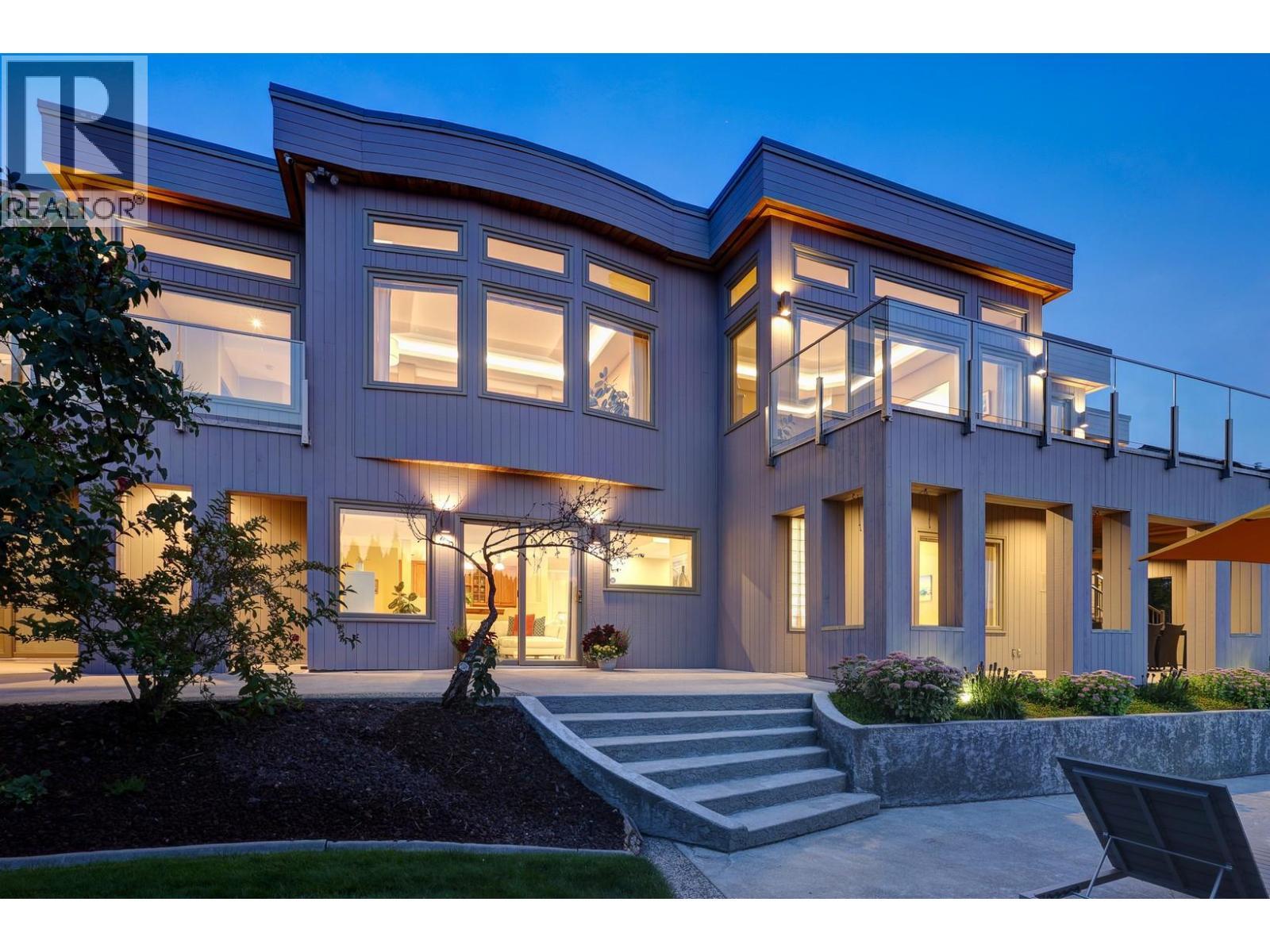 344 Raven Drive. Kelowna, British Columbia