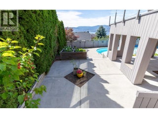 344 Raven Drive. Kelowna, British Columbia