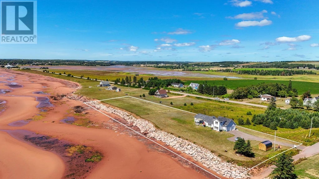 18 Shore Road E, Hampton