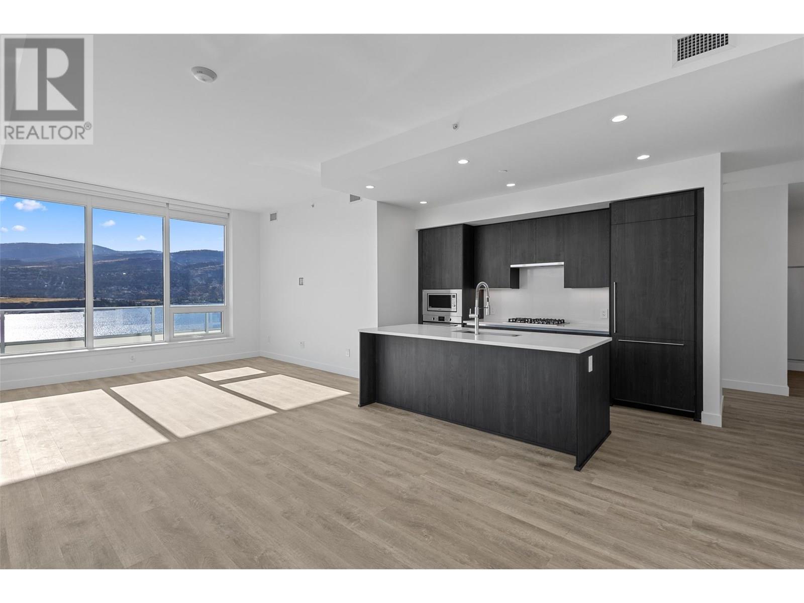 238 Leon Avenue Unit# 2207. Kelowna, British Columbia