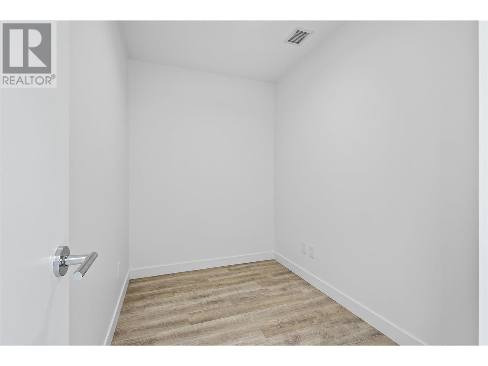 238 Leon Avenue Unit# 2207. Kelowna, British Columbia