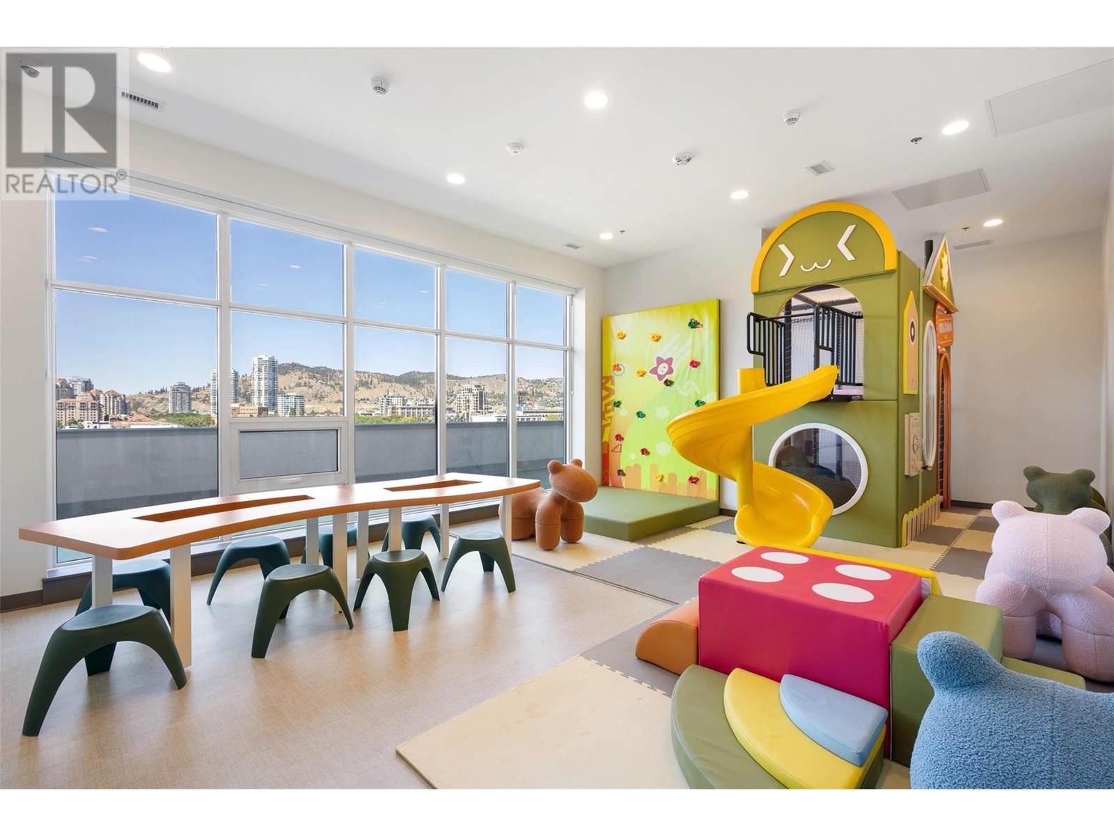 238 Leon Avenue Unit# 2207. Kelowna, British Columbia