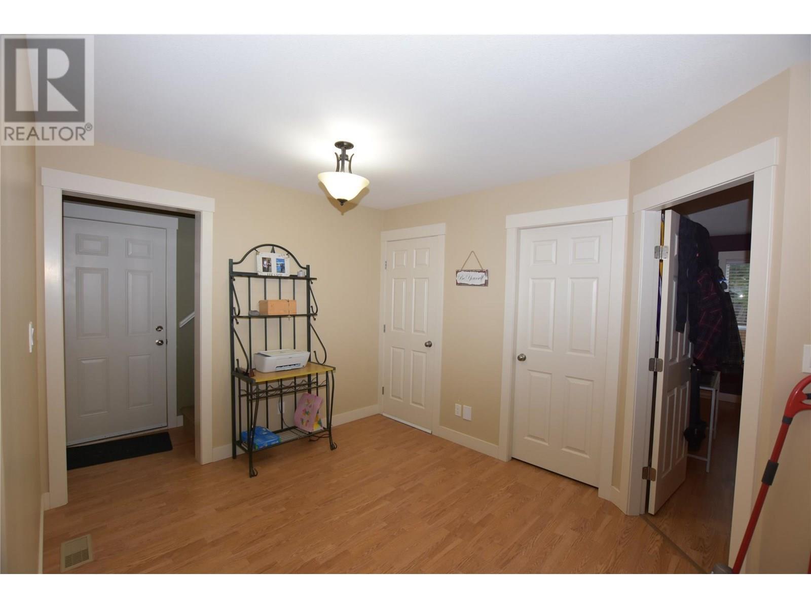 458 Ibis Avenue. Vernon, British Columbia