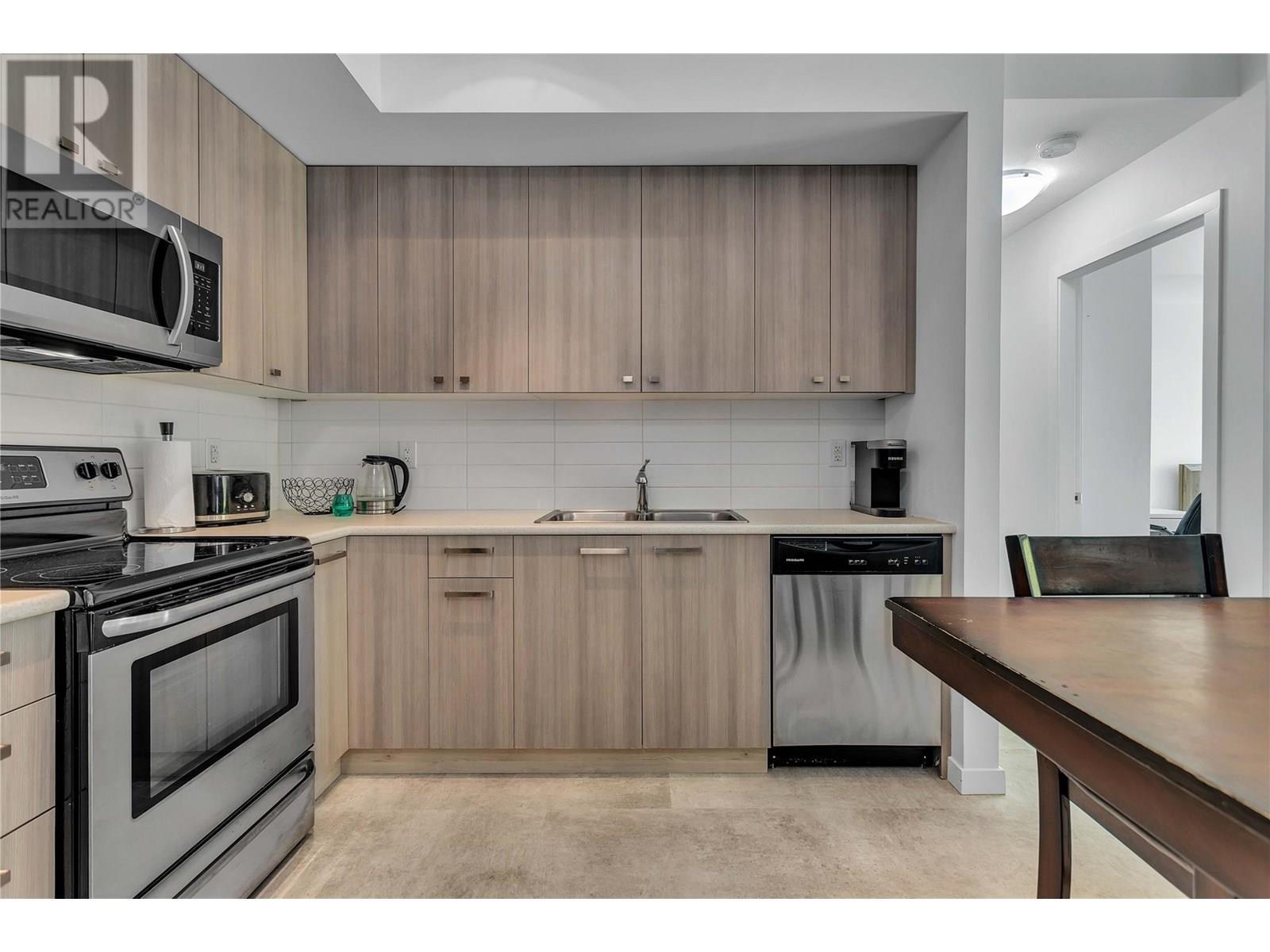 935 Academy Way Unit# 123. Kelowna, British Columbia