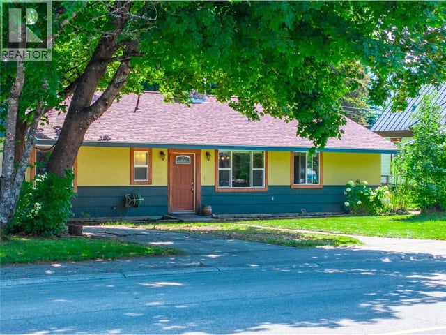 608 Mackenzie Avenue, Revelstoke