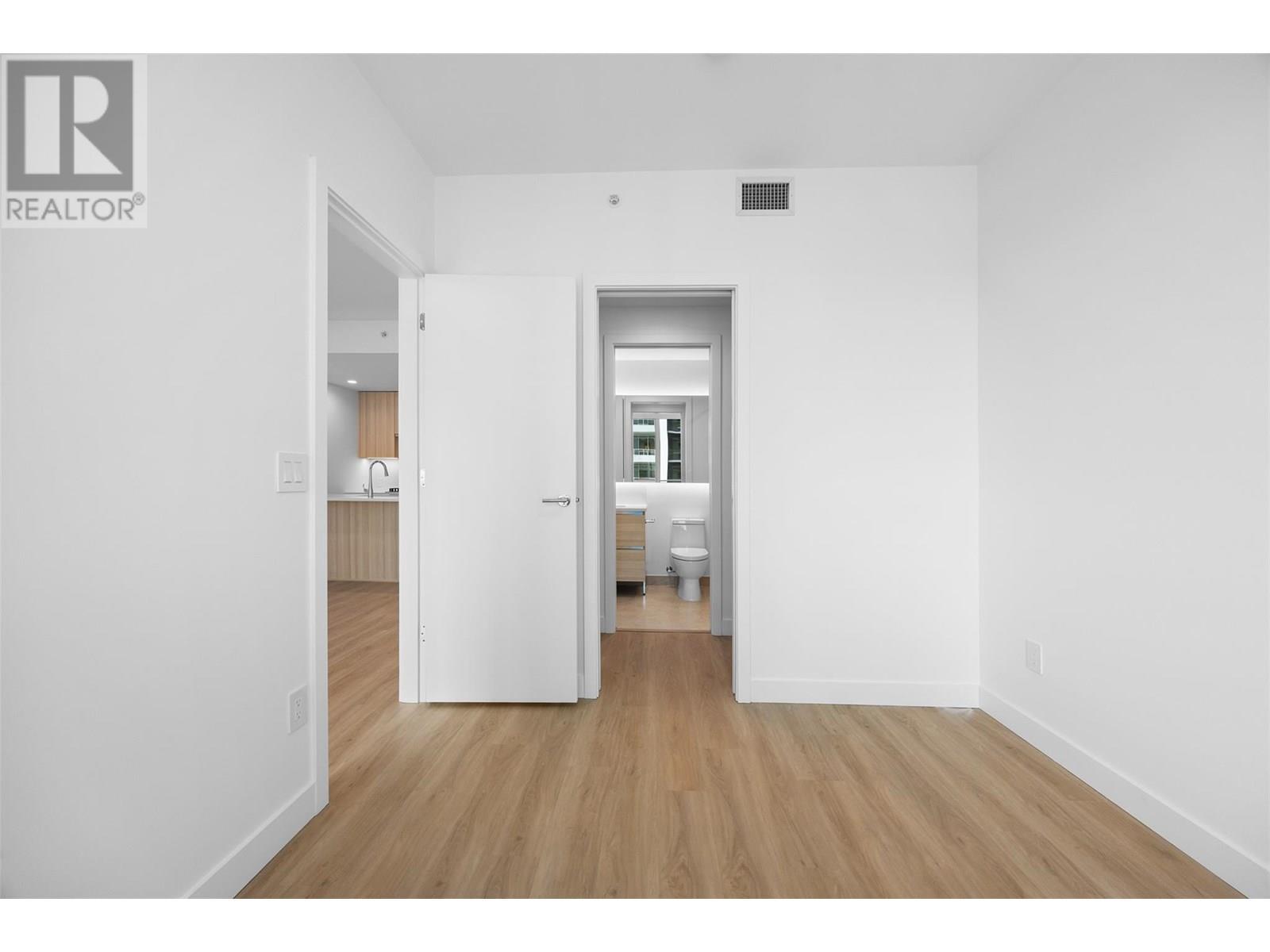 238 Leon Avenue Unit# 1403. Kelowna, British Columbia