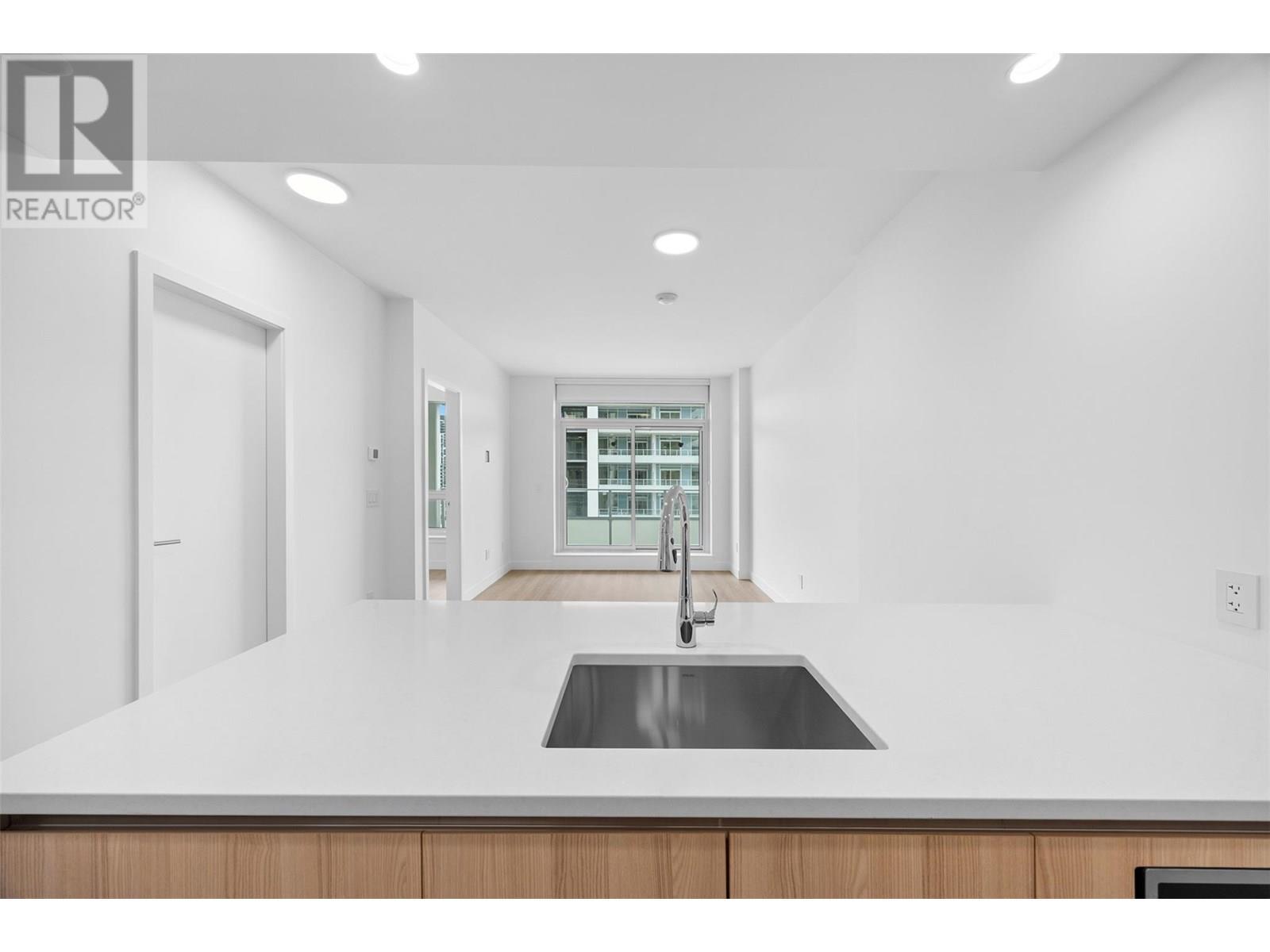 238 Leon Avenue Unit# 1403. Kelowna, British Columbia