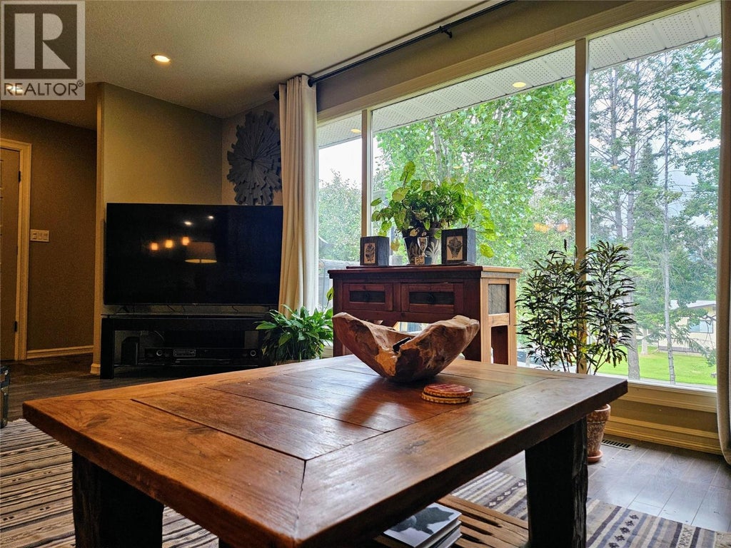 1718 9th Avenue, Invermere