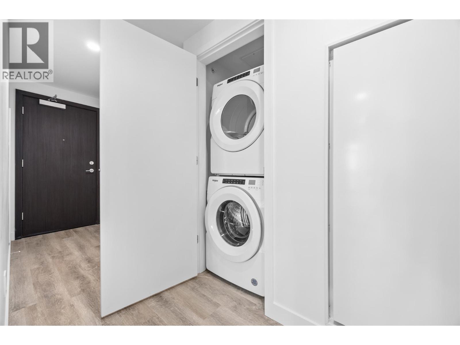 238 Leon Avenue Unit# 1808. Kelowna, British Columbia