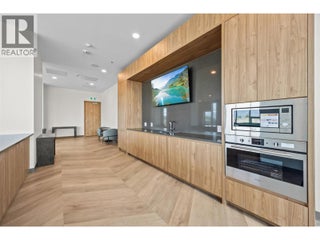 238 Leon Avenue Unit# 1808. Kelowna, British Columbia