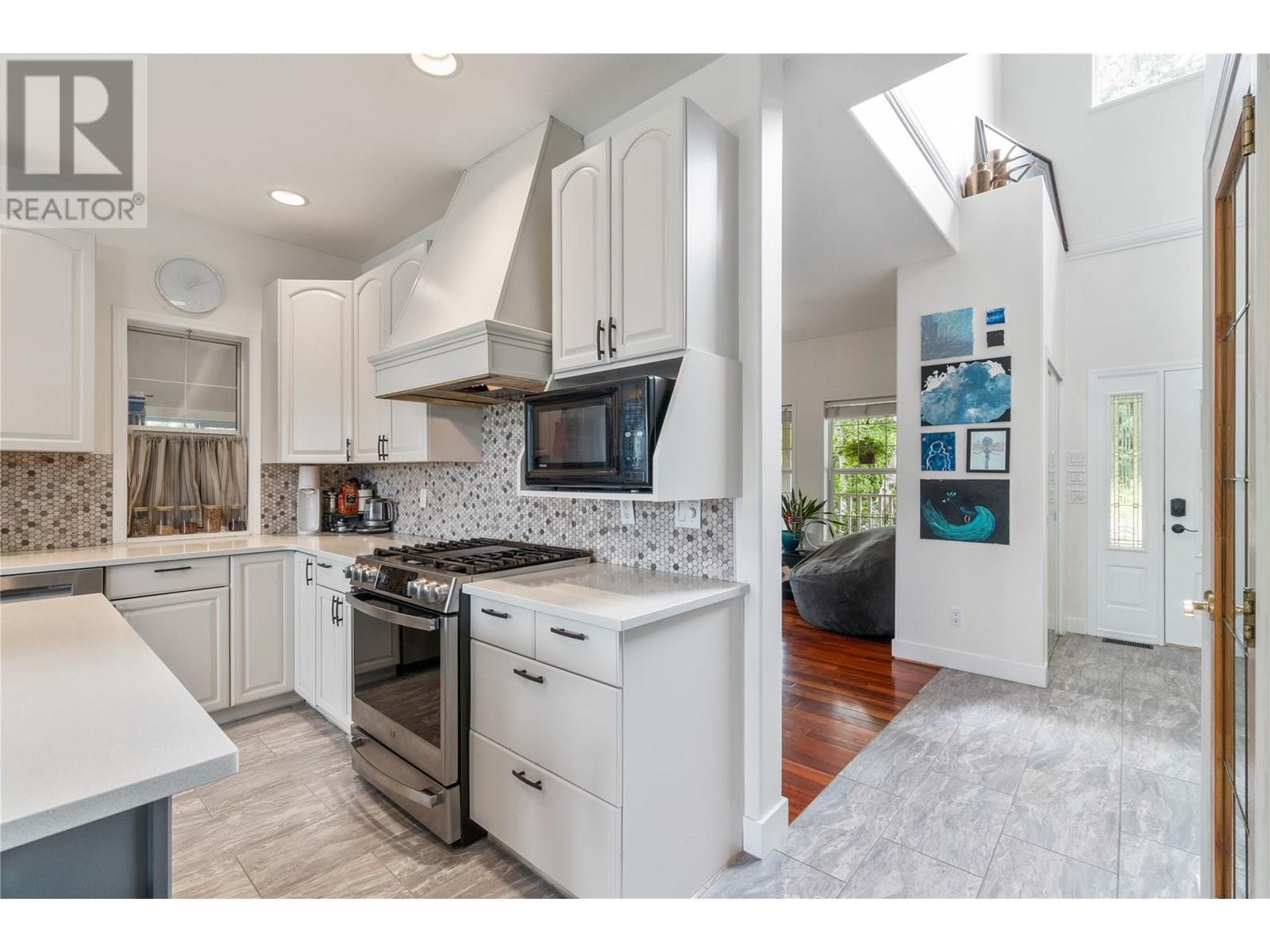 2662 Blind Bay Road. Blind Bay, British Columbia