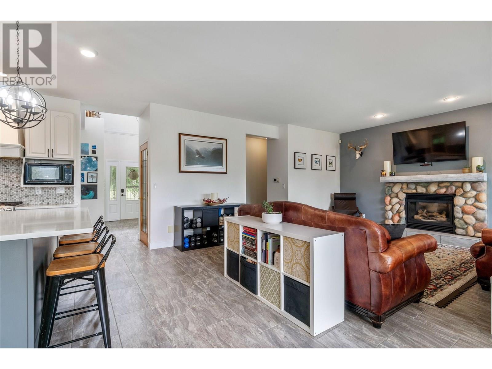 2662 Blind Bay Road. Blind Bay, British Columbia