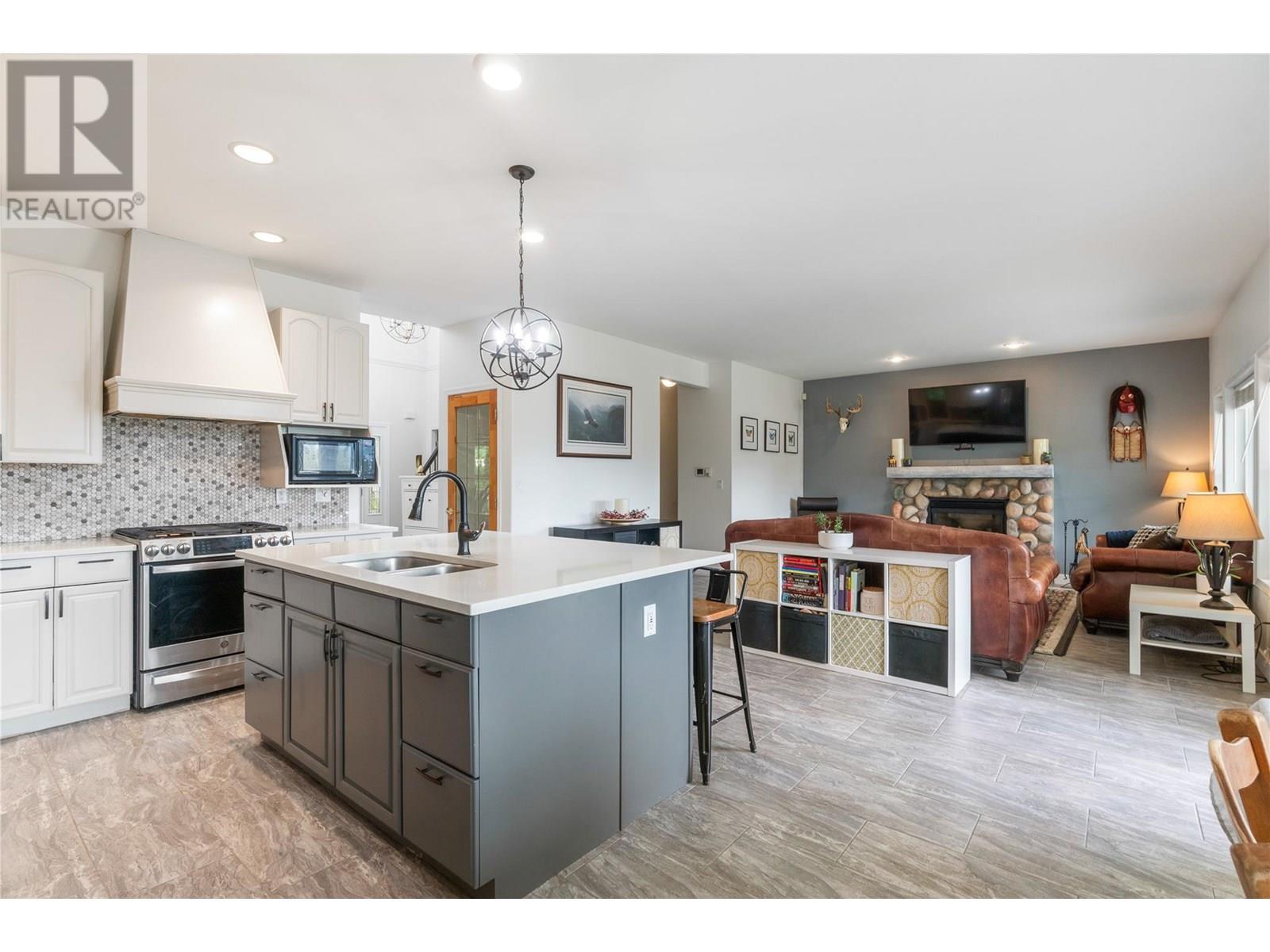 2662 Blind Bay Road. Blind Bay, British Columbia