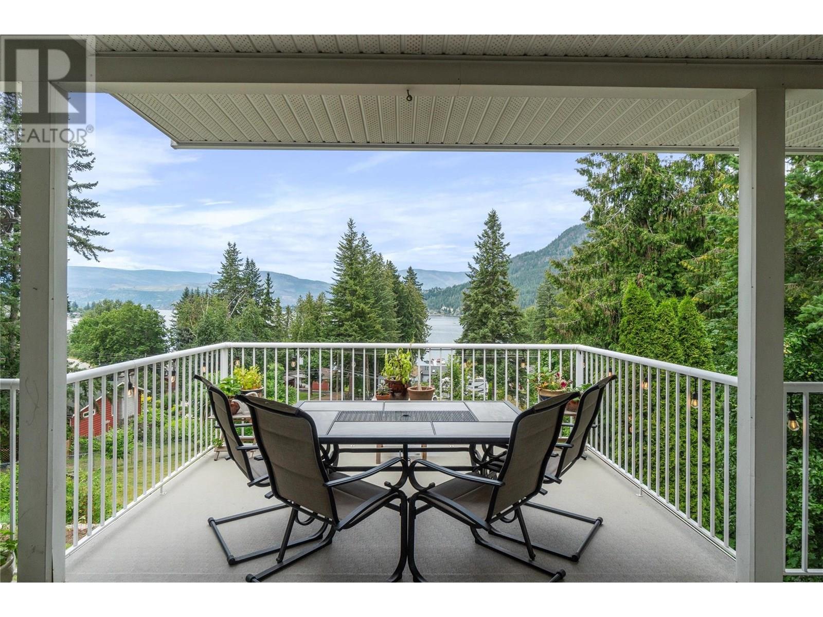 2662 Blind Bay Road. Blind Bay, British Columbia
