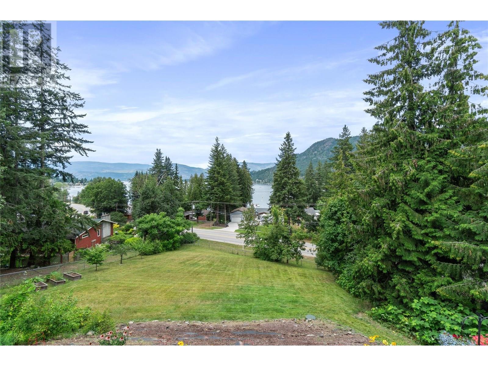 2662 Blind Bay Road. Blind Bay, British Columbia