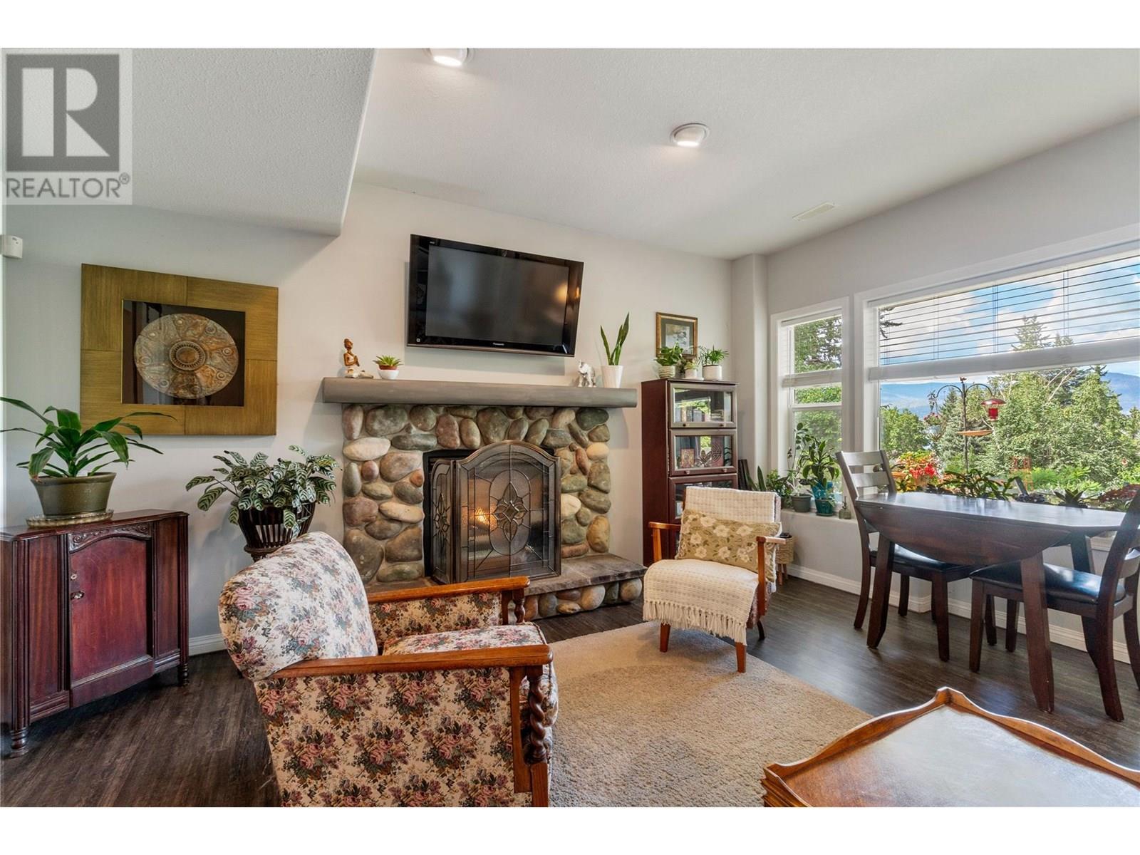 2662 Blind Bay Road. Blind Bay, British Columbia