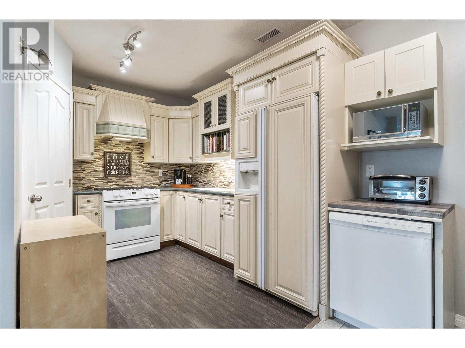 2662 Blind Bay Road. Blind Bay, British Columbia