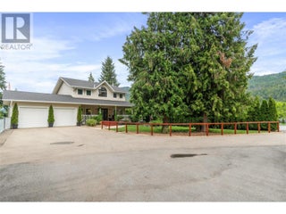 2662 Blind Bay Road. Blind Bay, British Columbia