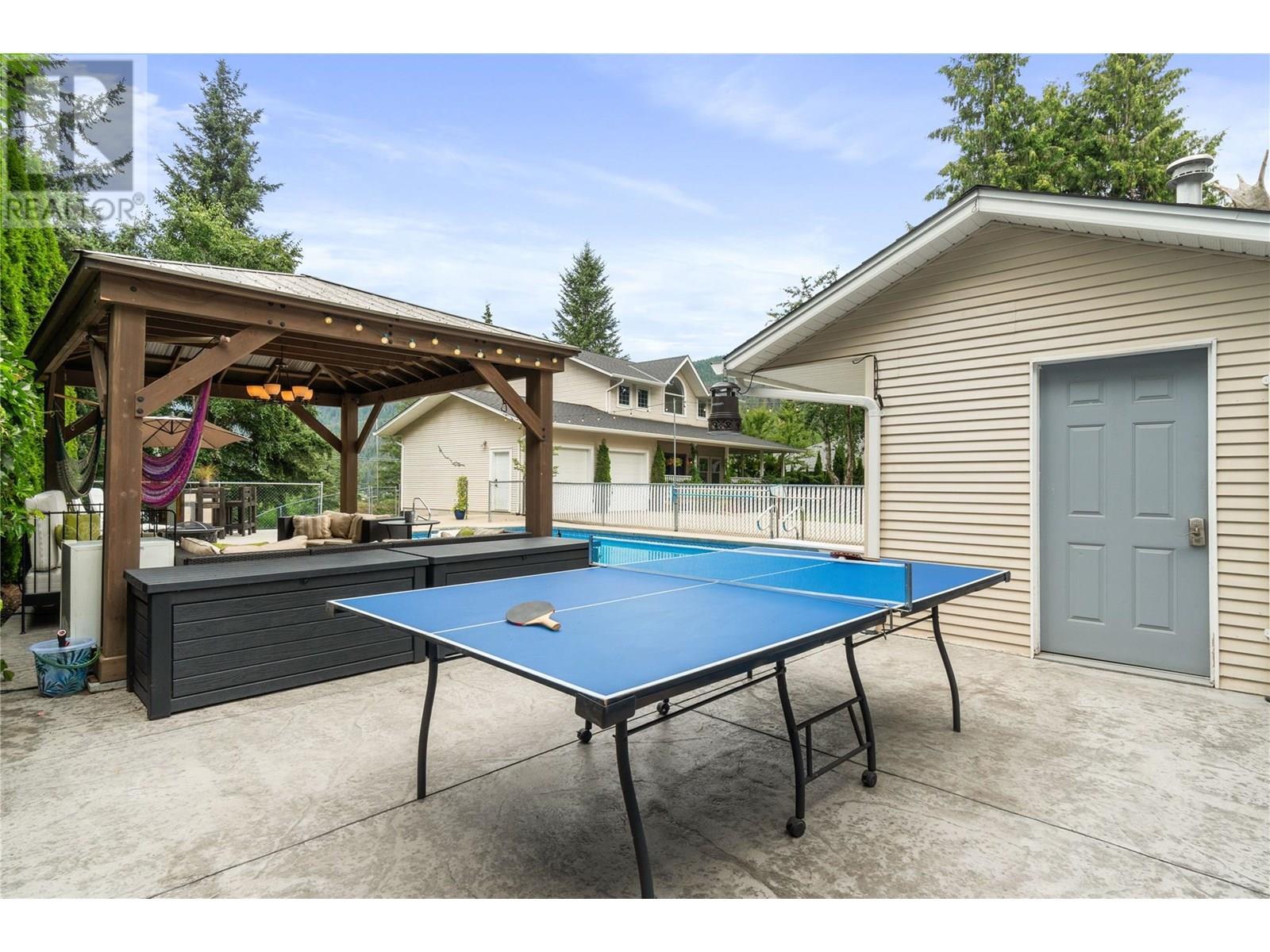 2662 Blind Bay Road. Blind Bay, British Columbia