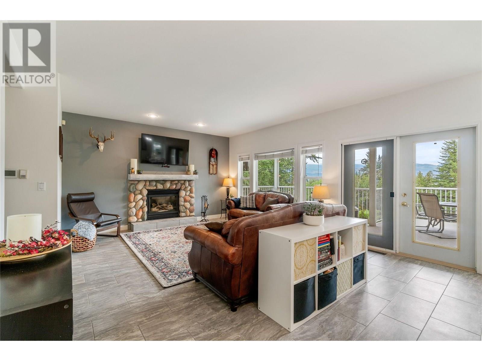 2662 Blind Bay Road. Blind Bay, British Columbia