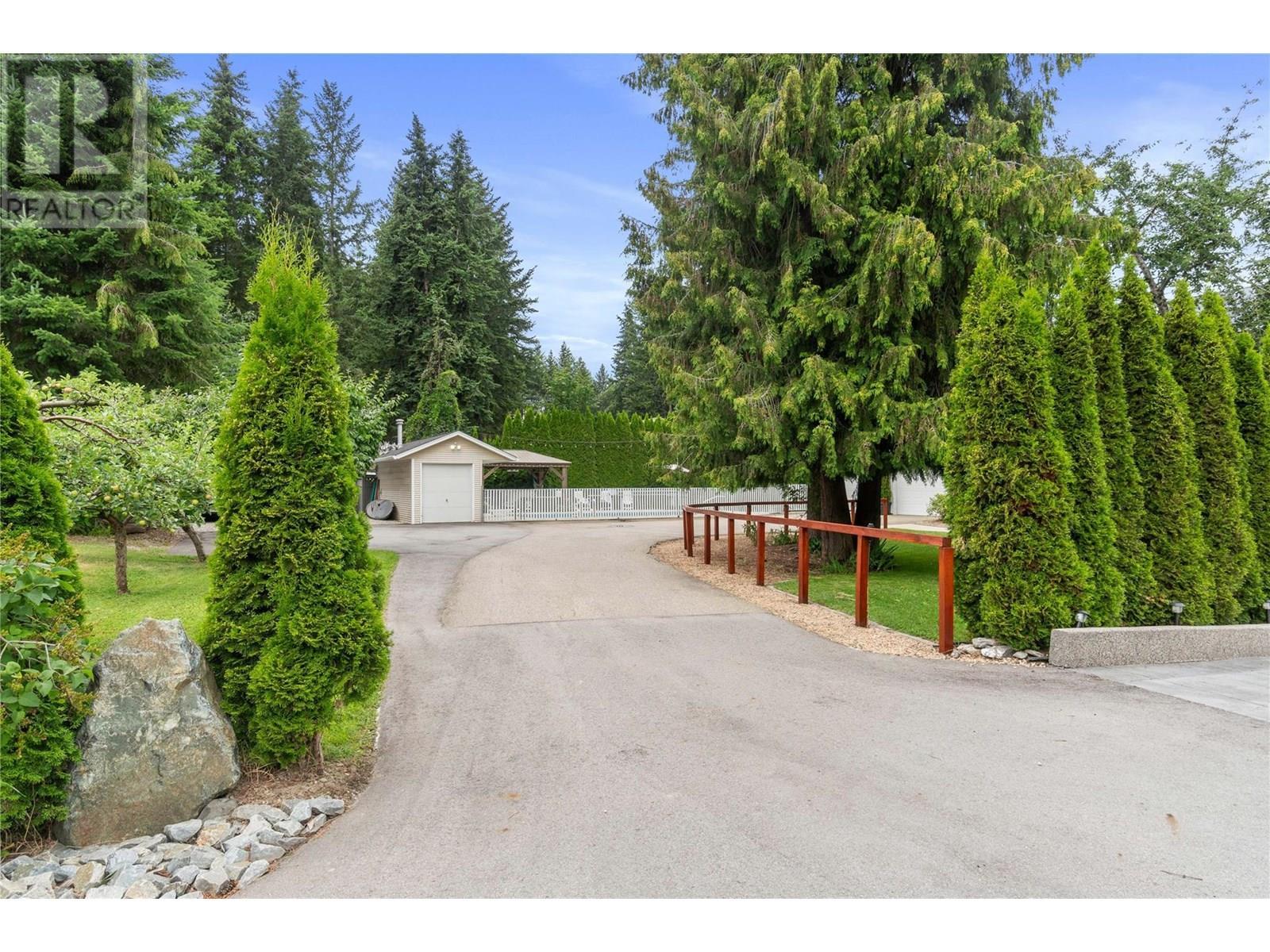 2662 Blind Bay Road. Blind Bay, British Columbia