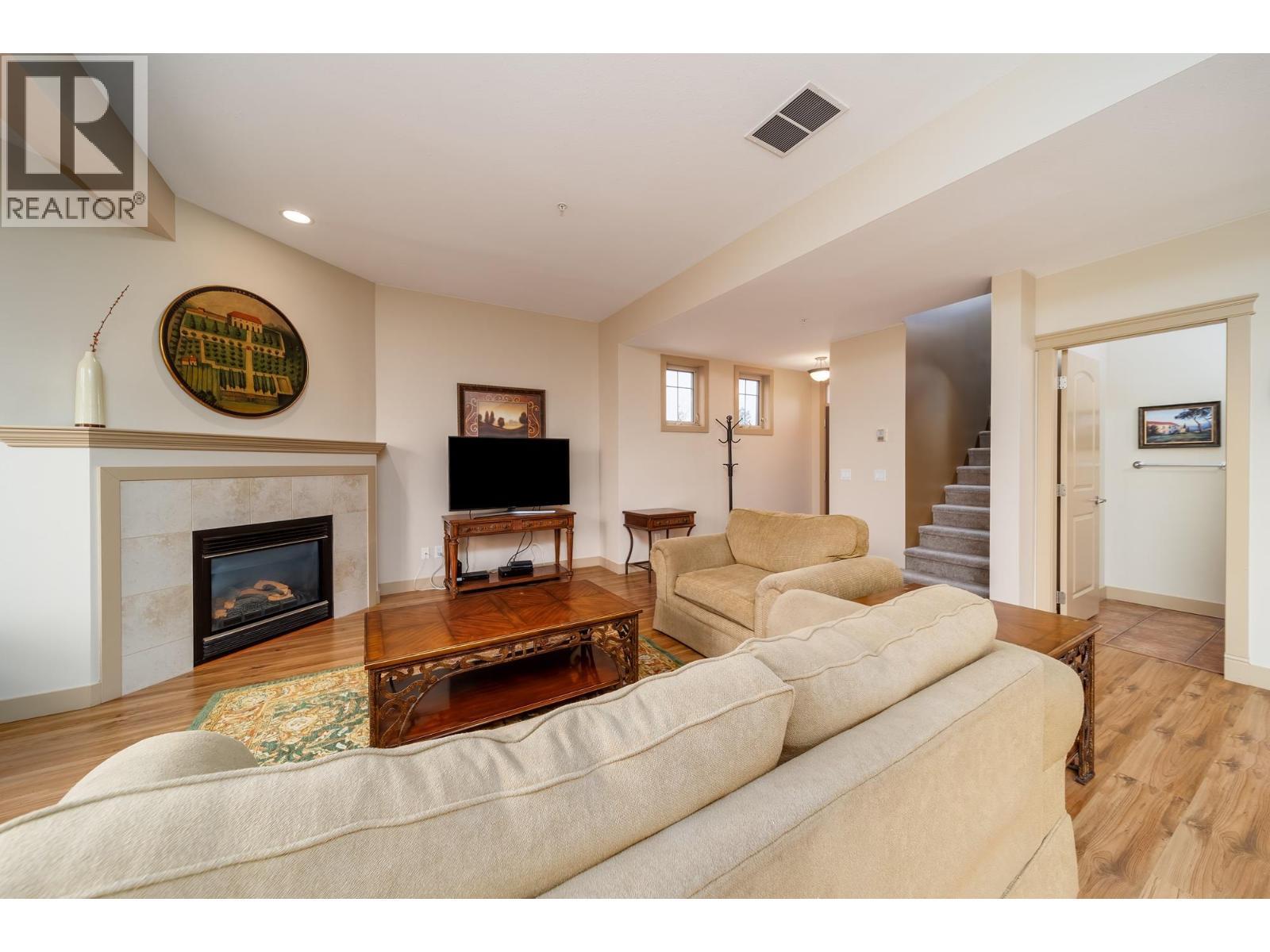 1795 Country Club Drive Unit# 229. Kelowna, British Columbia