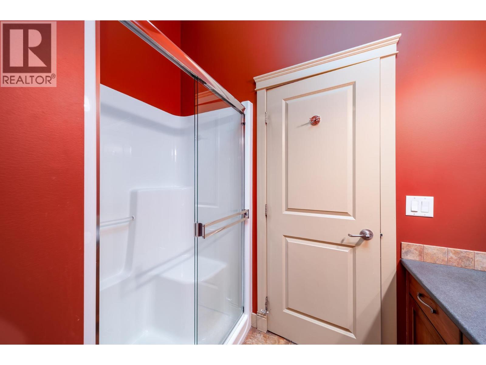 1795 Country Club Drive Unit# 229. Kelowna, British Columbia