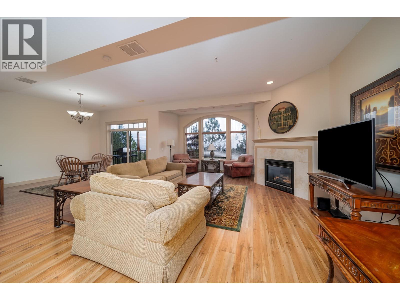 1795 Country Club Drive Unit# 229. Kelowna, British Columbia