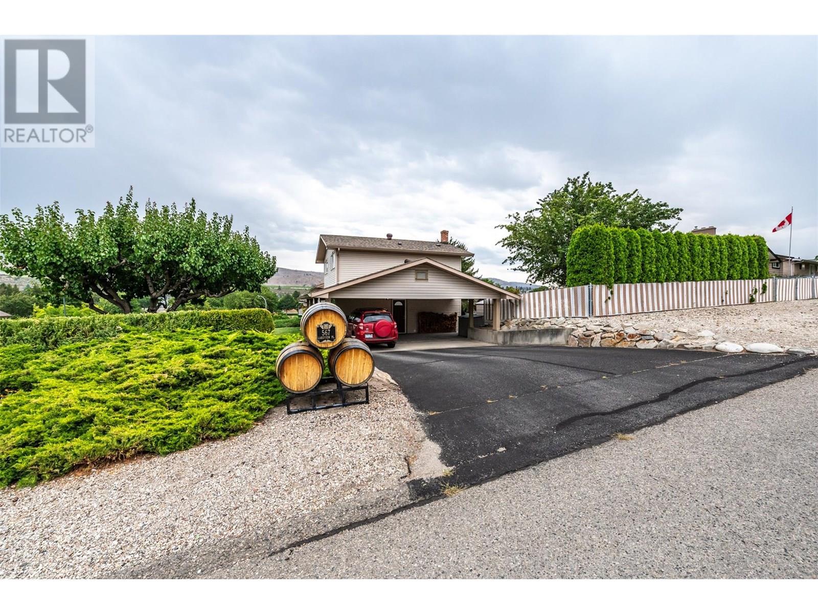 567 Lakeview Place. Oliver, British Columbia