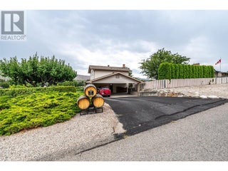 567 Lakeview Place. Oliver, British Columbia