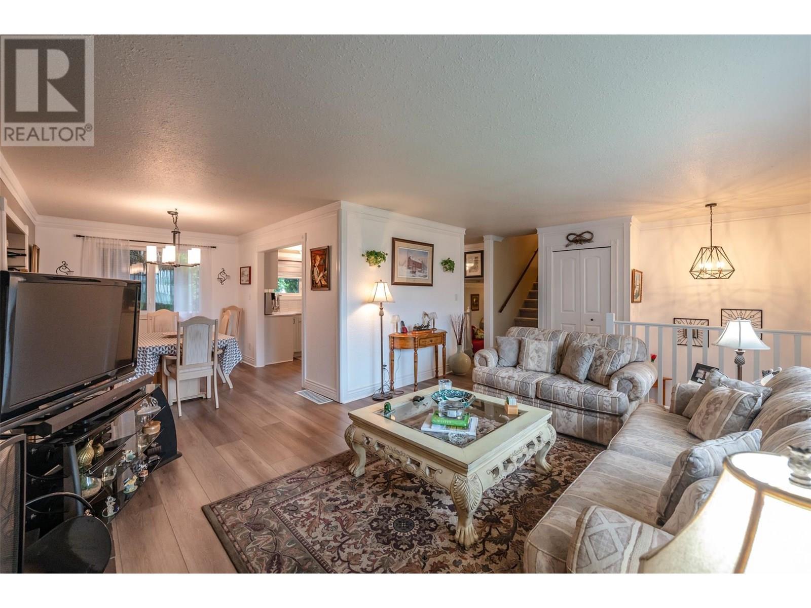 567 Lakeview Place. Oliver, British Columbia