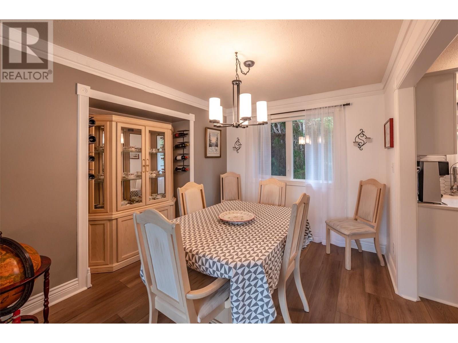 567 Lakeview Place. Oliver, British Columbia