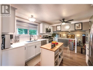 567 Lakeview Place. Oliver, British Columbia