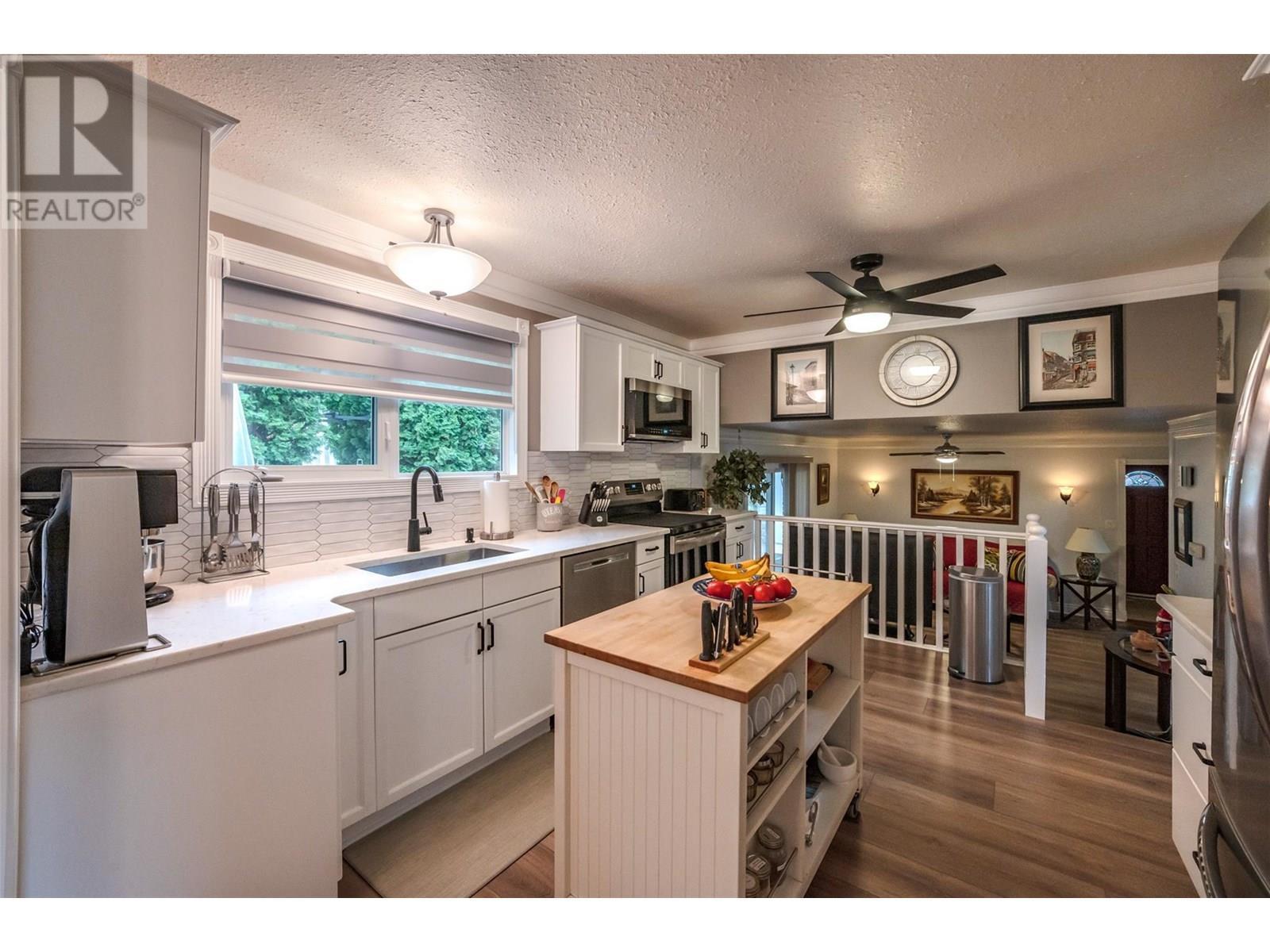 567 Lakeview Place. Oliver, British Columbia