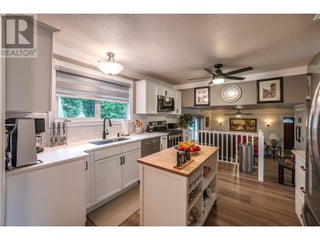 567 Lakeview Place. Oliver, British Columbia