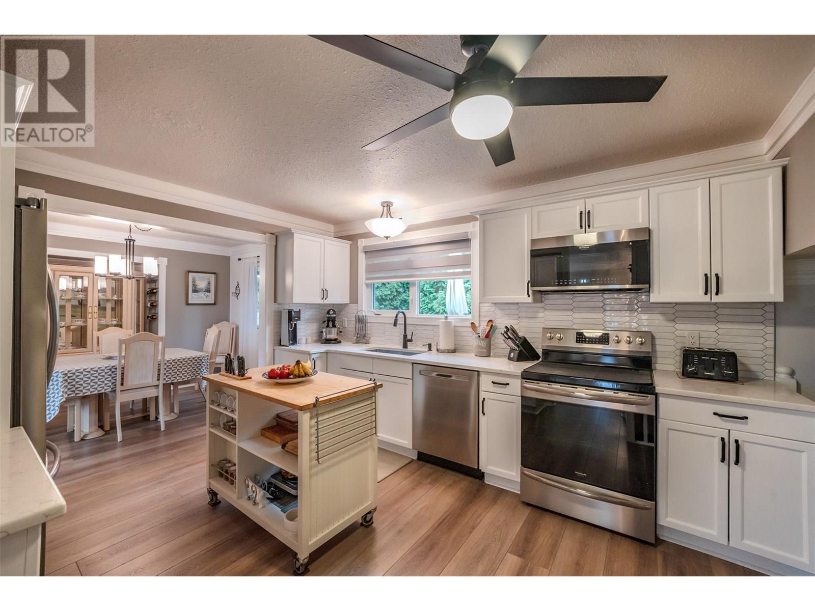 567 Lakeview Place. Oliver, British Columbia