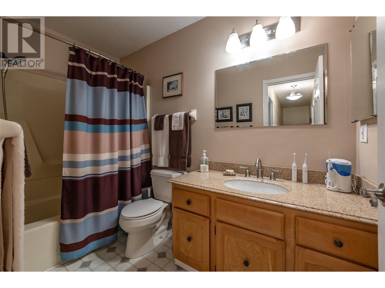 567 Lakeview Place. Oliver, British Columbia