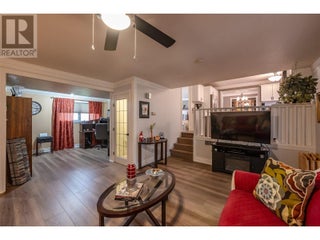 567 Lakeview Place. Oliver, British Columbia