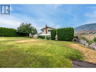 567 Lakeview Place. Oliver, British Columbia