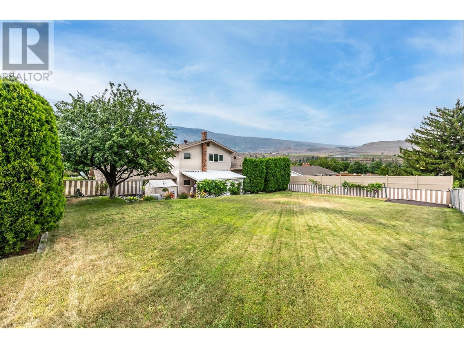 567 Lakeview Place. Oliver, British Columbia