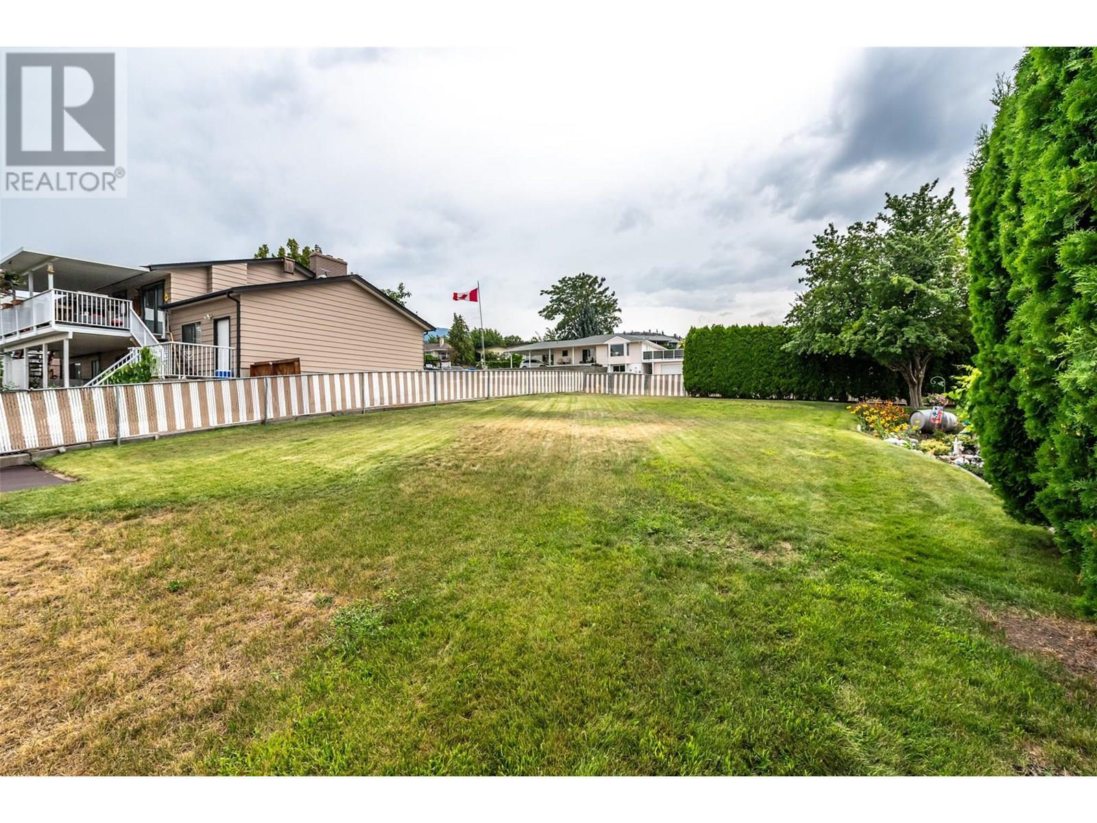 567 Lakeview Place. Oliver, British Columbia